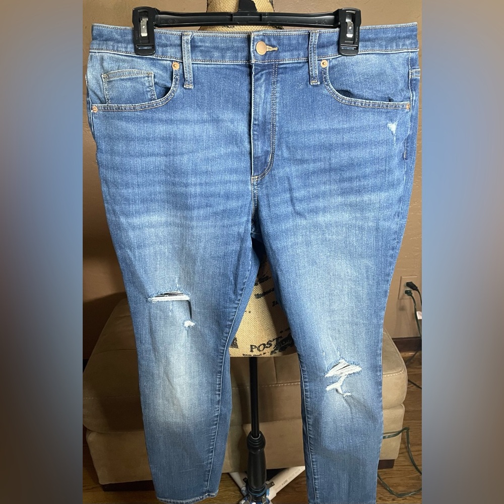 Universal Thread Classic High-rise Skinny Denim Jeans Distressed style 16R